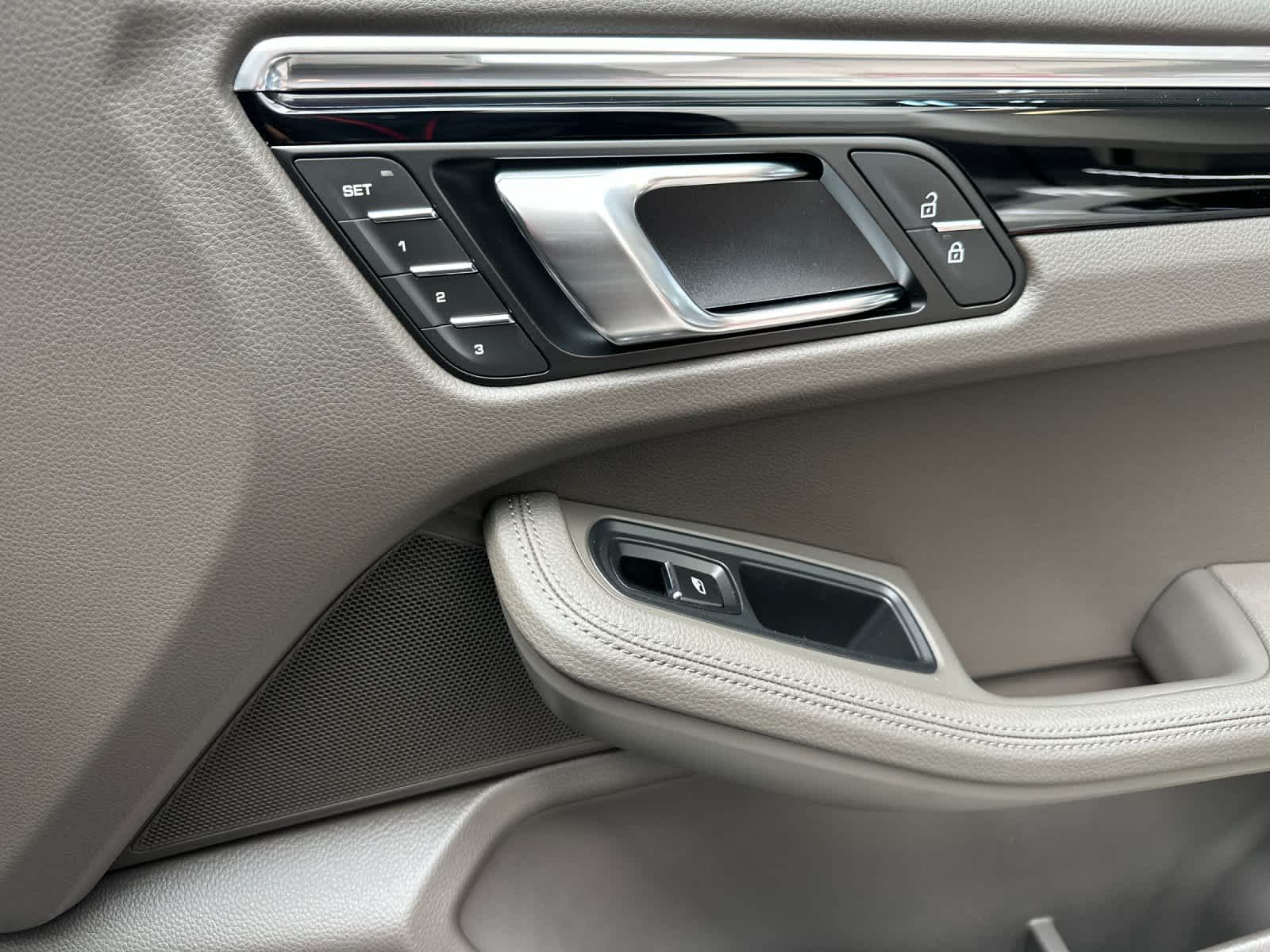 Thumbnail: 2026 Porsche Macan - 19