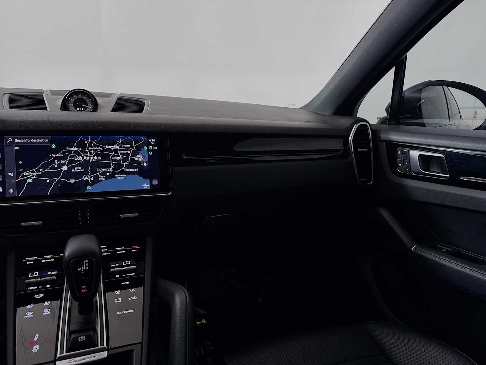 Thumbnail: 2022 Porsche Cayenne - 39