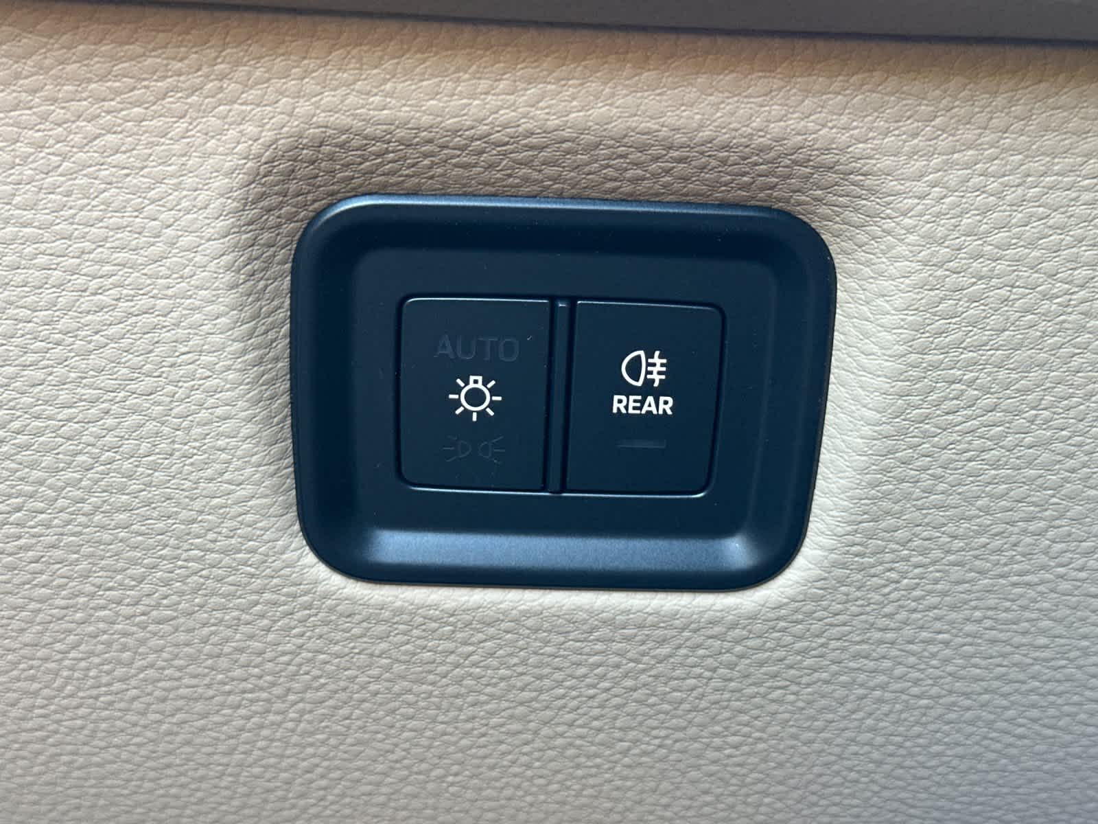 Thumbnail: 2026 Porsche Cayenne - 31