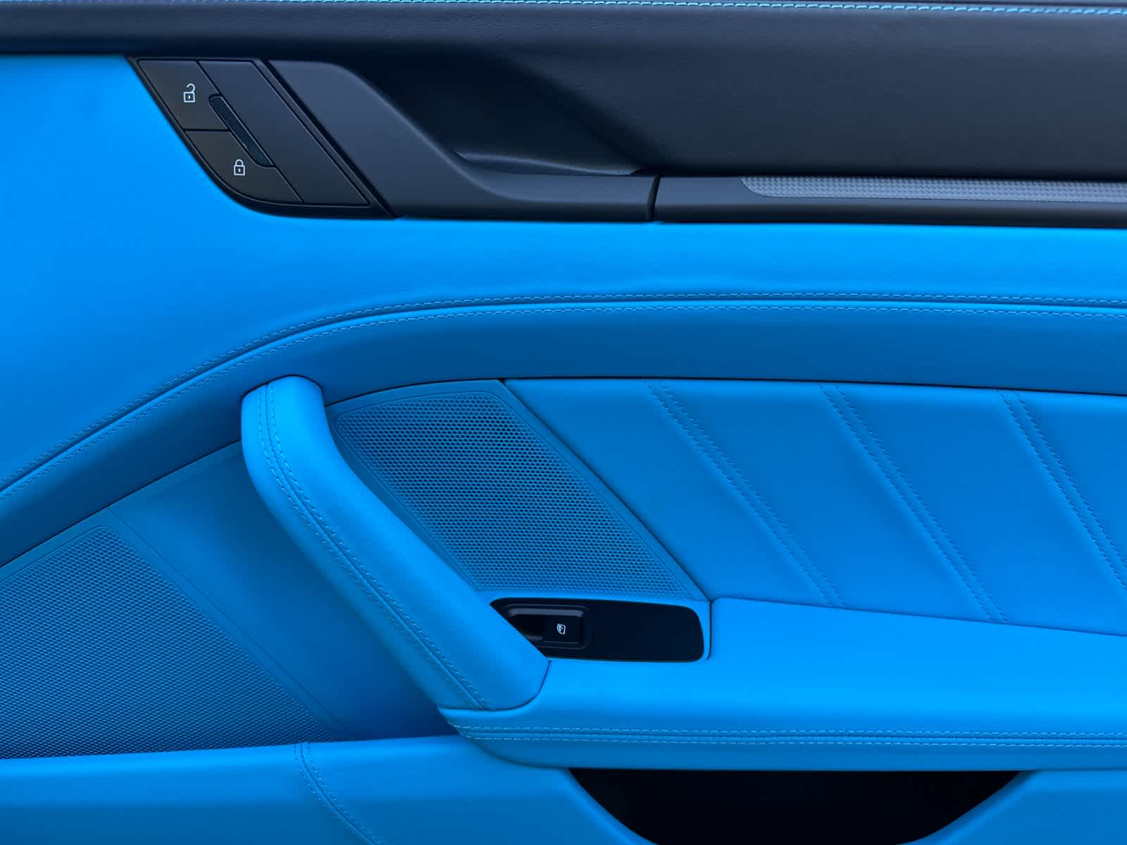 Thumbnail: 2026 Porsche 911 - 15