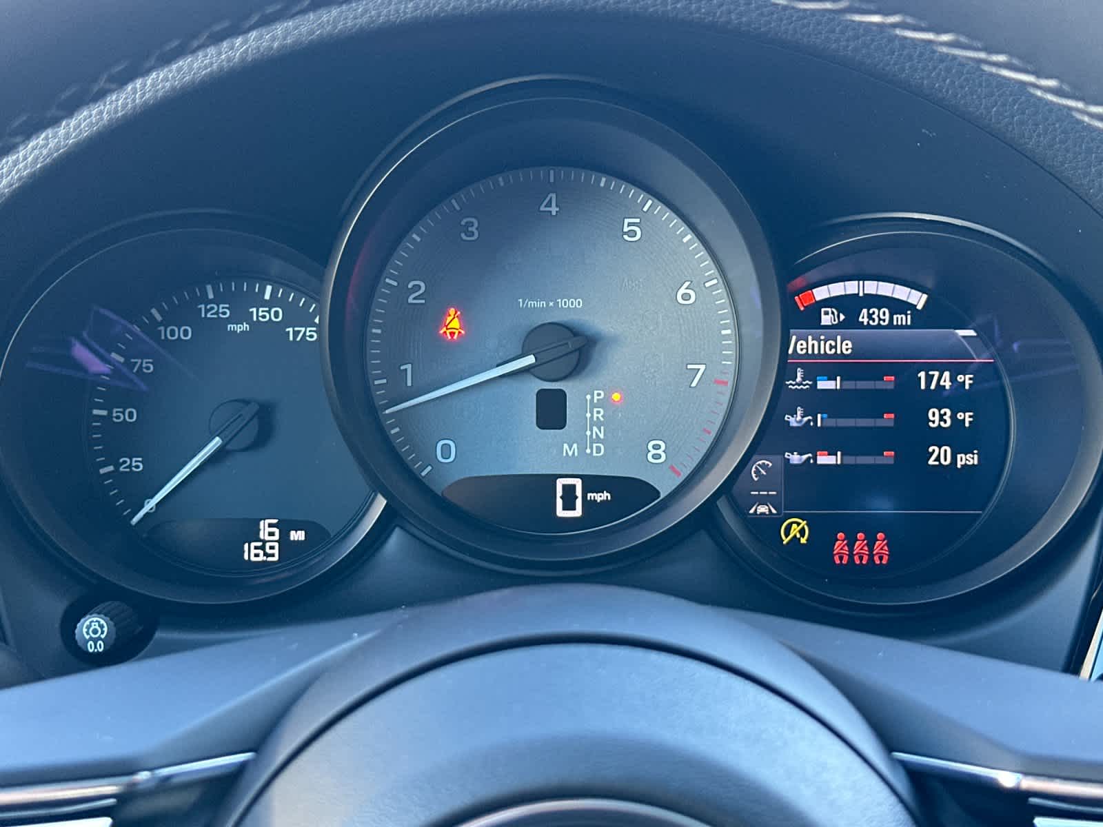 Thumbnail: 2026 Porsche Macan - 29