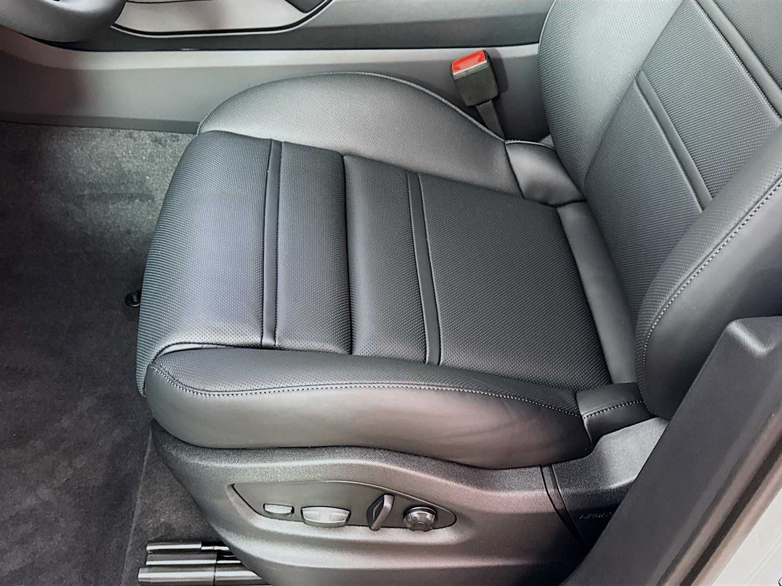 Thumbnail: 2025 Porsche Cayenne - 15