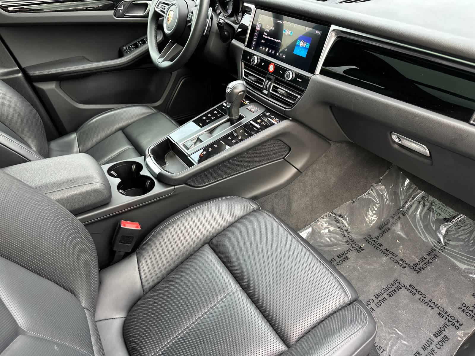 Thumbnail: 2025 Porsche Macan - 17