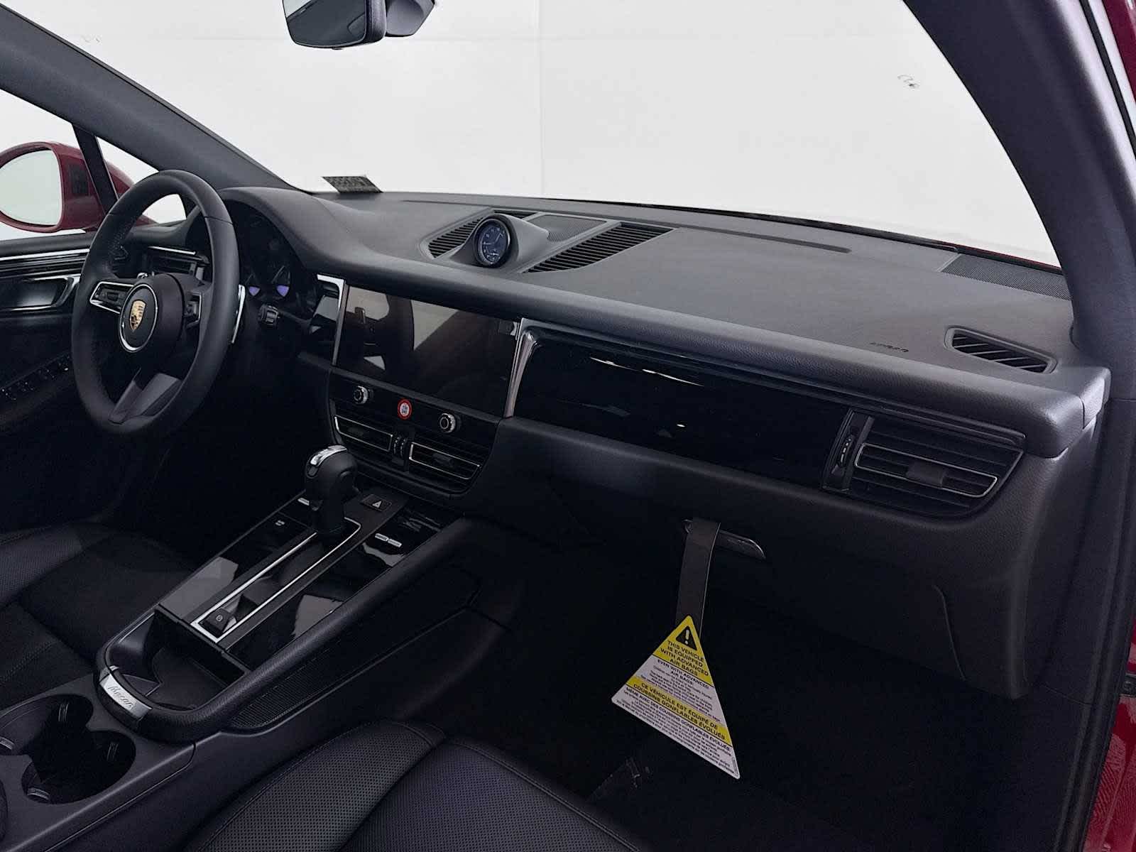 Thumbnail: 2025 Porsche Macan - 23