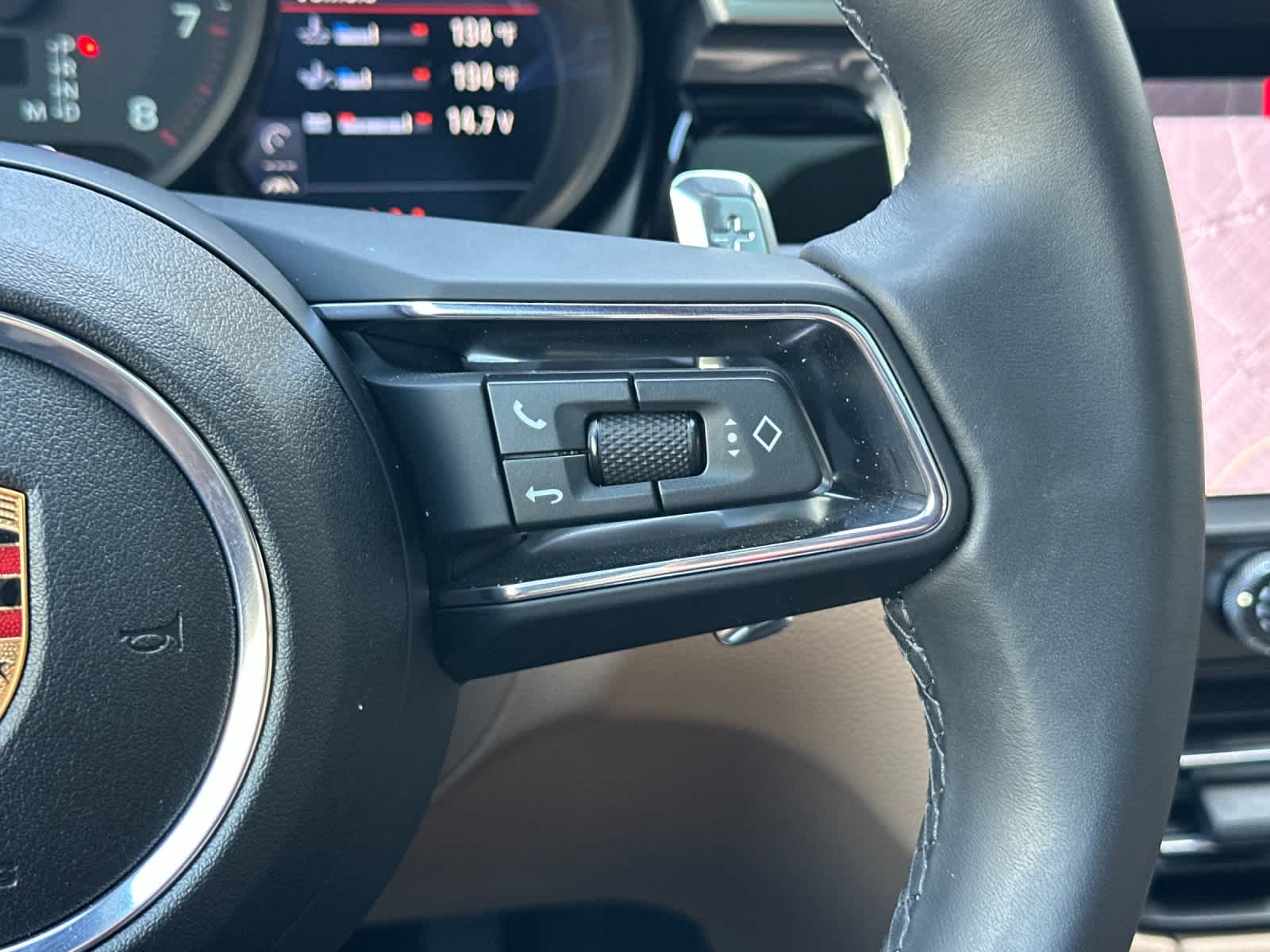 Thumbnail: 2025 Porsche Macan - 27