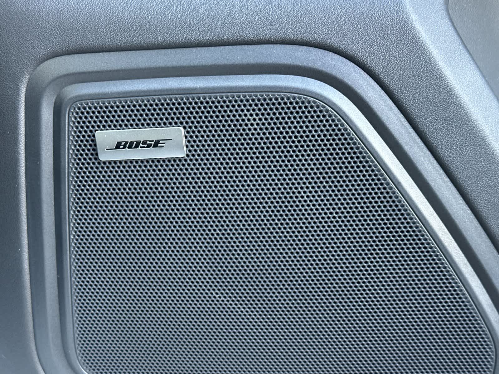 Thumbnail: 2026 Porsche Macan - 20