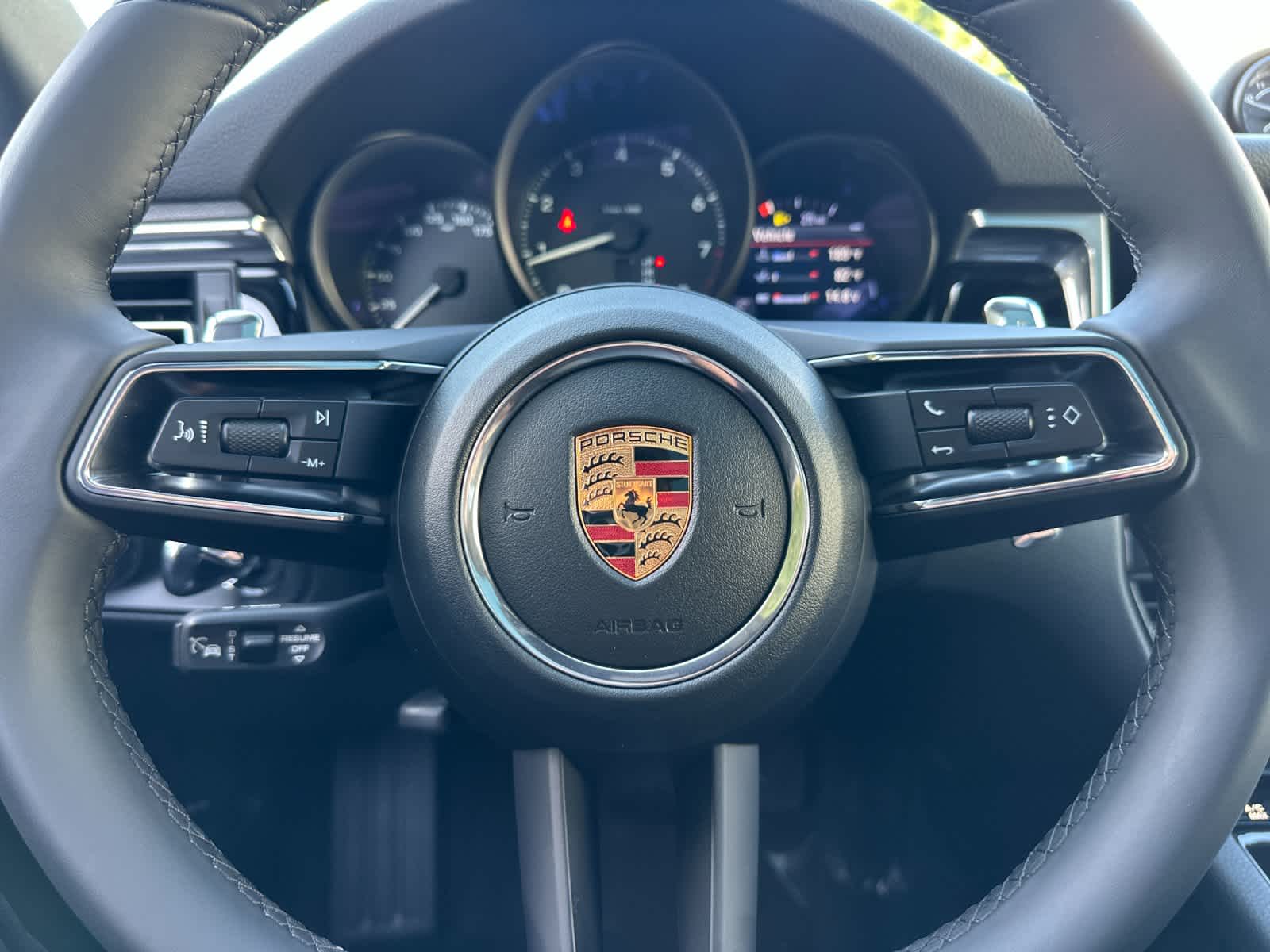 Thumbnail: 2026 Porsche Macan - 25