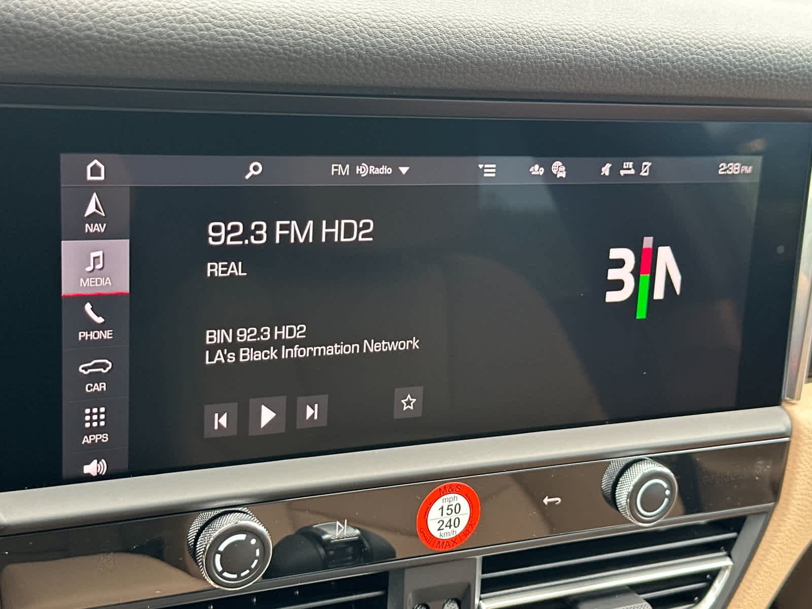 Thumbnail: 2026 Porsche Macan - 21