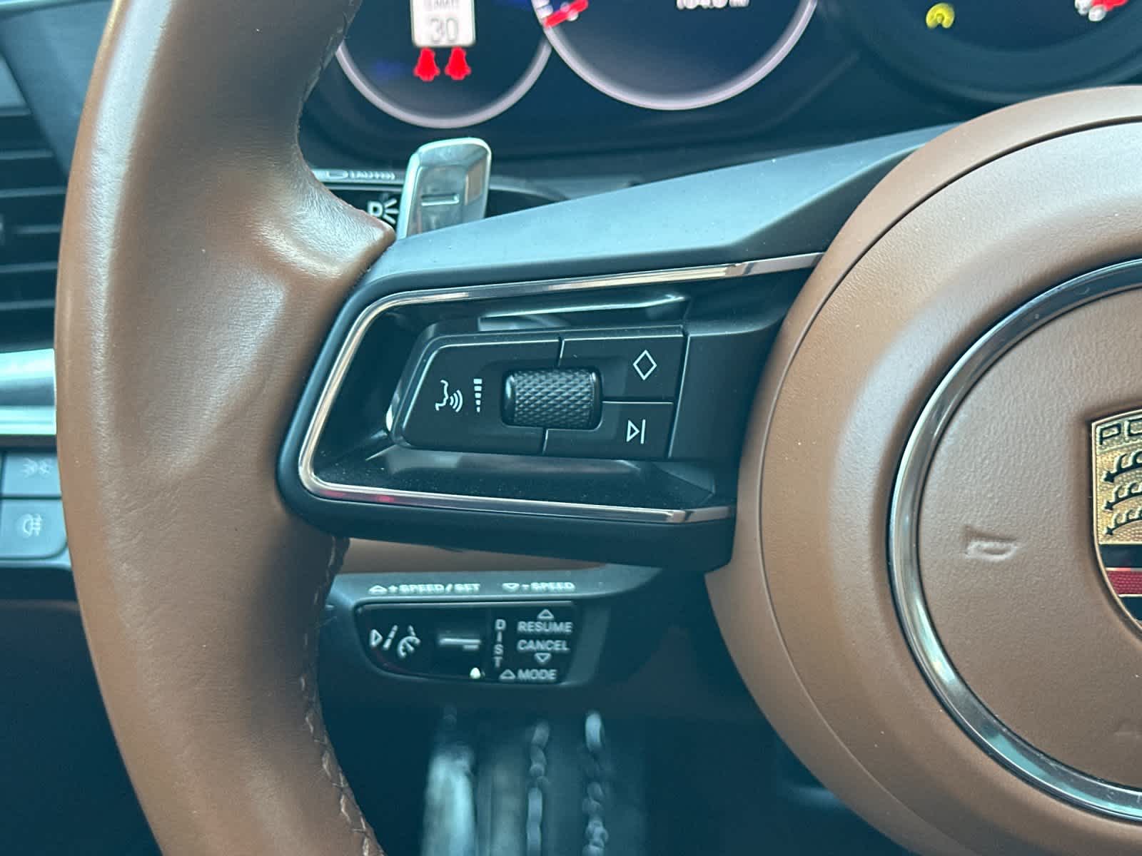 Thumbnail: 2023 Porsche Panamera - 26
