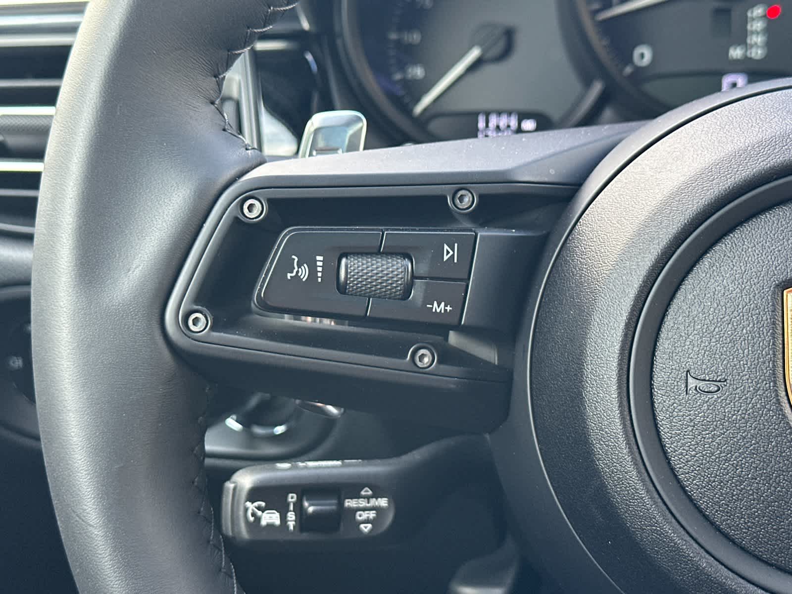 Thumbnail: 2025 Porsche Macan - 26