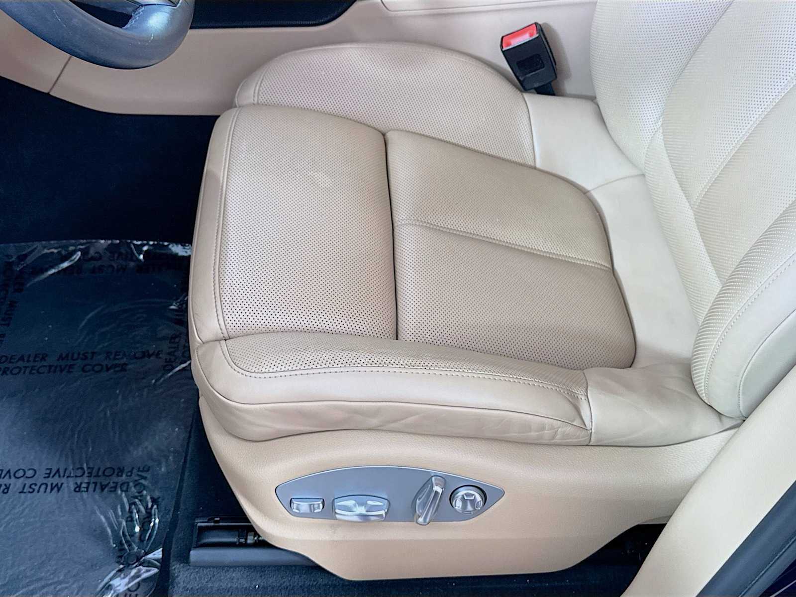 Thumbnail: 2022 Porsche Macan - 16