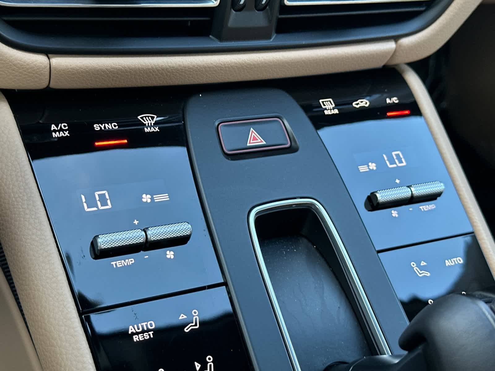 Thumbnail: 2025 Porsche Macan - 24