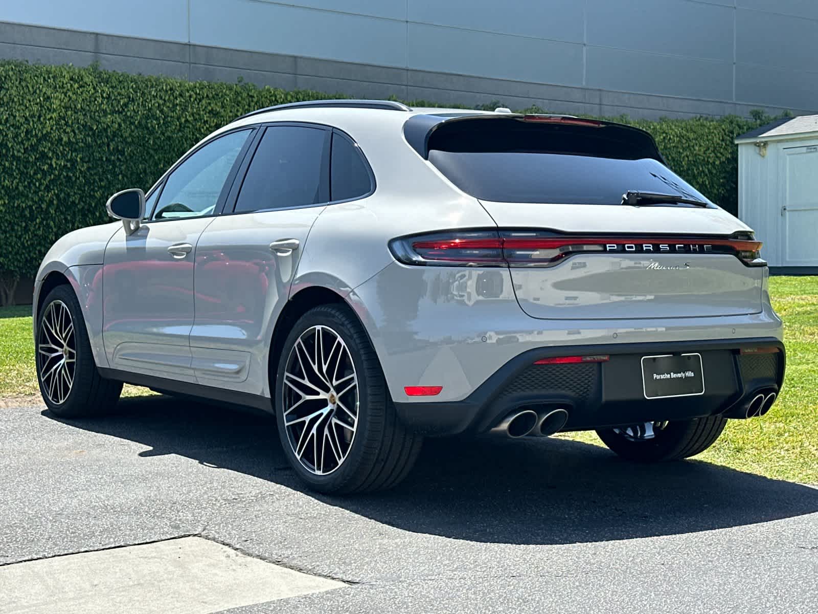 Thumbnail: 2026 Porsche Macan - 3