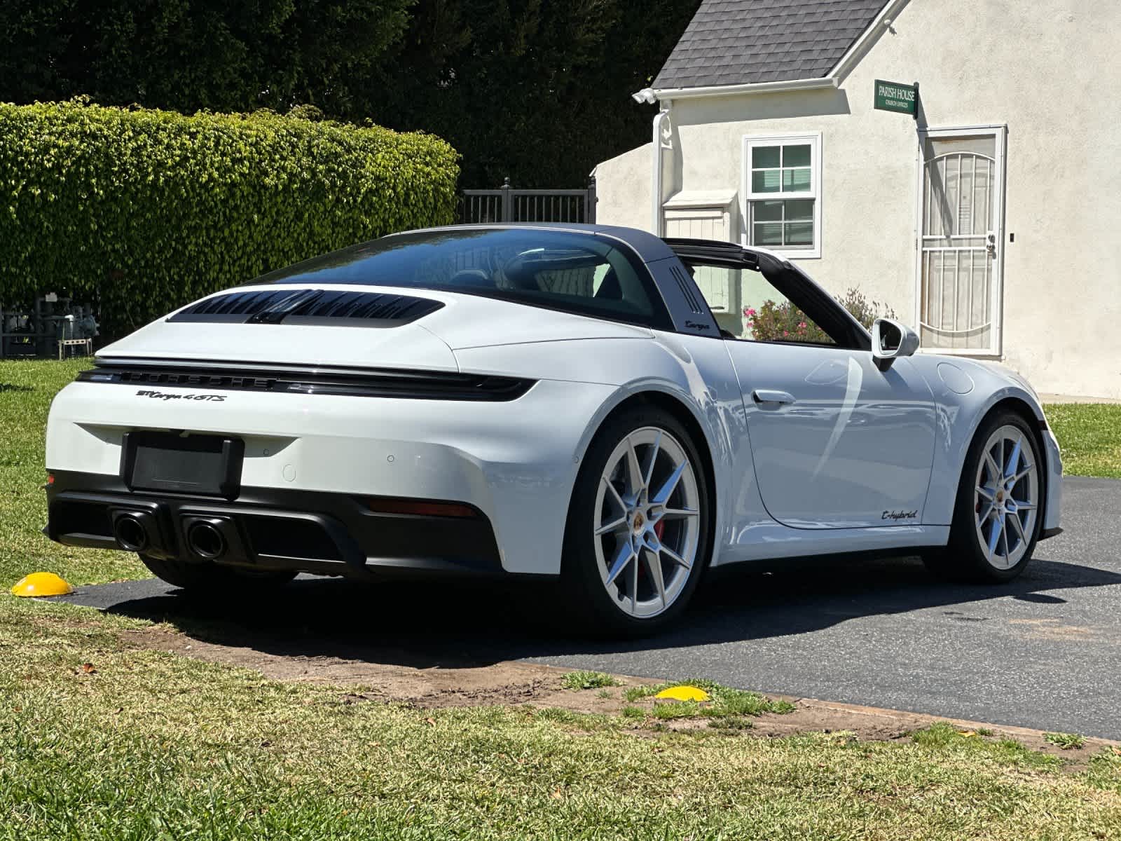 Thumbnail: 2026 Porsche 911 - 6