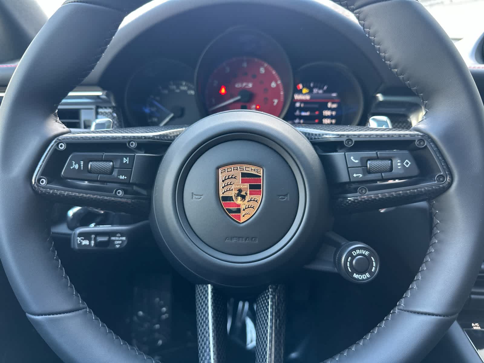 Thumbnail: 2026 Porsche Macan - 26