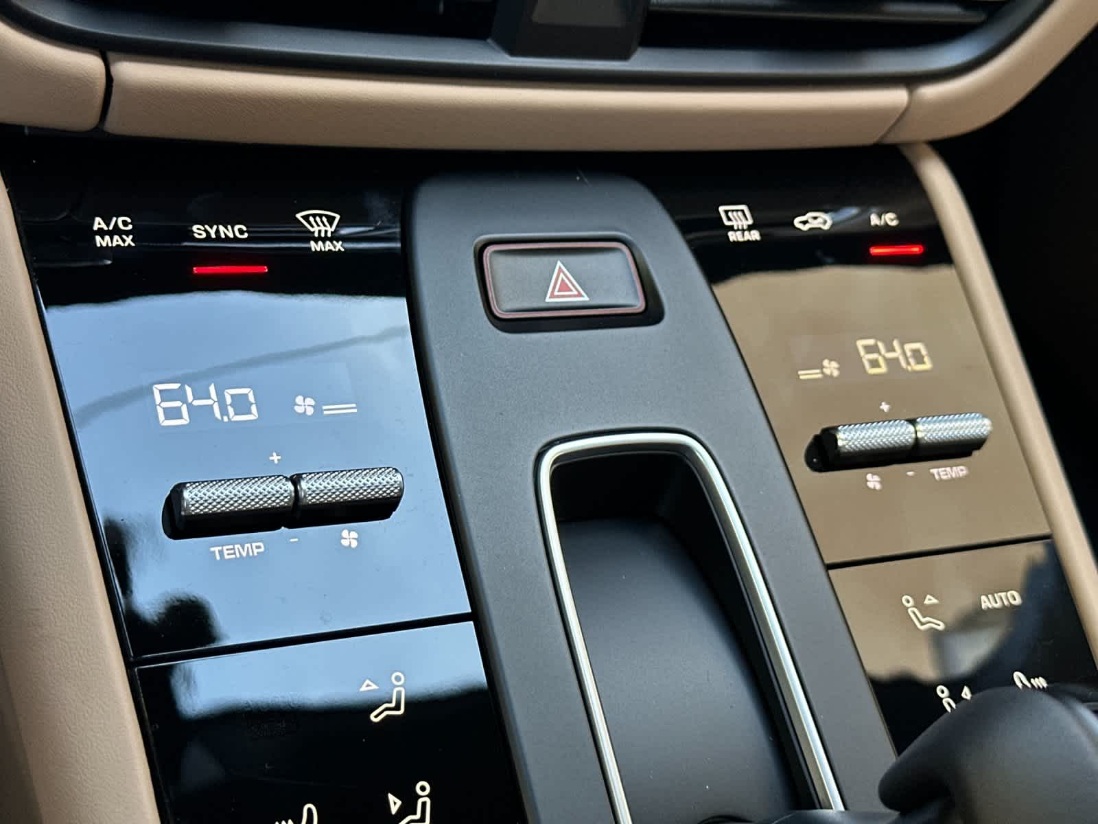 Thumbnail: 2026 Porsche Macan - 24