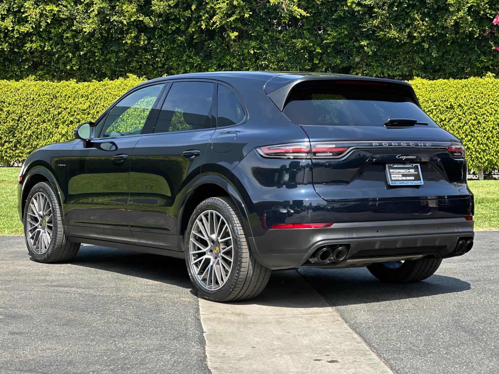 Thumbnail: 2023 Porsche Cayenne - 3