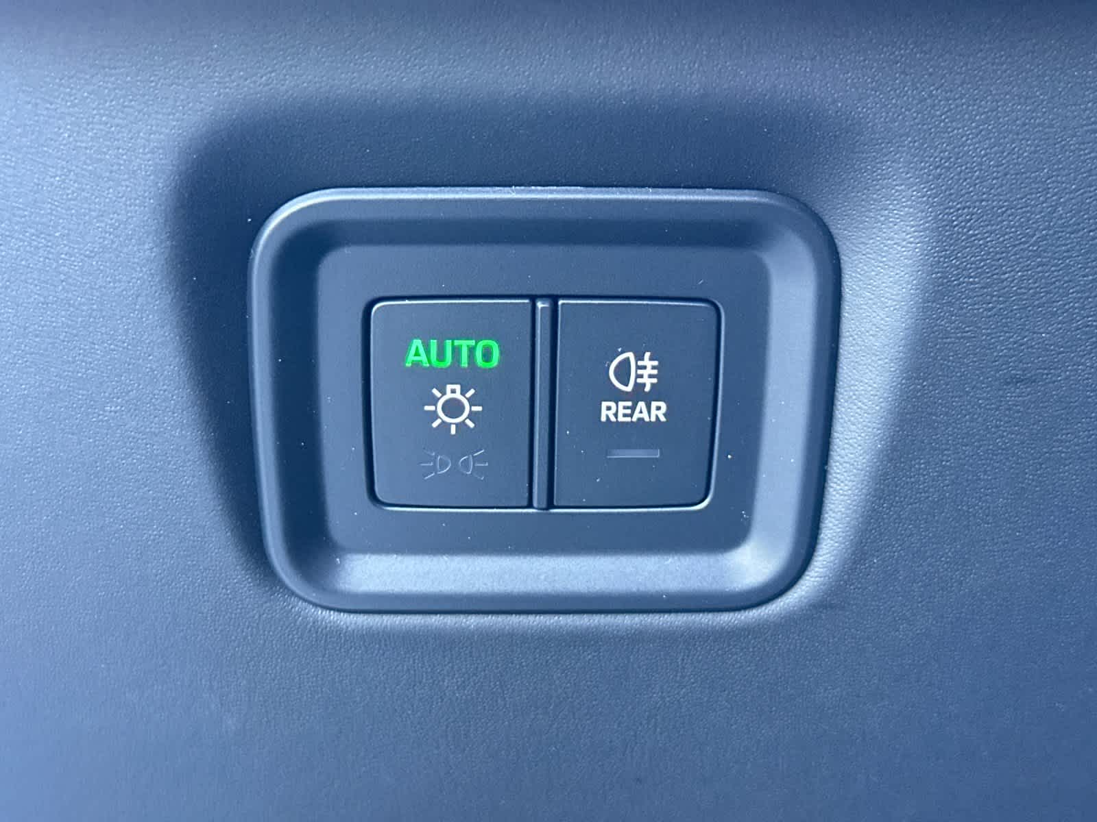 Thumbnail: 2025 Porsche Cayenne - 31