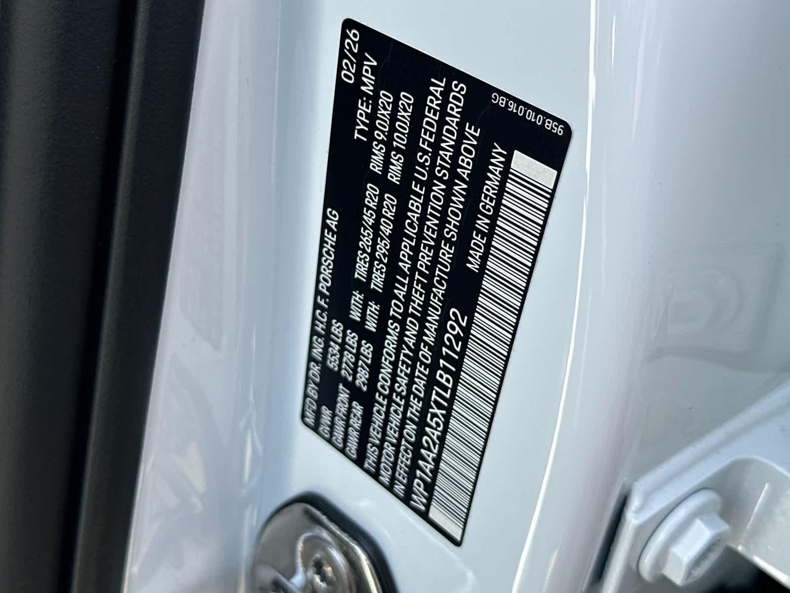 Thumbnail: 2026 Porsche Macan - 32