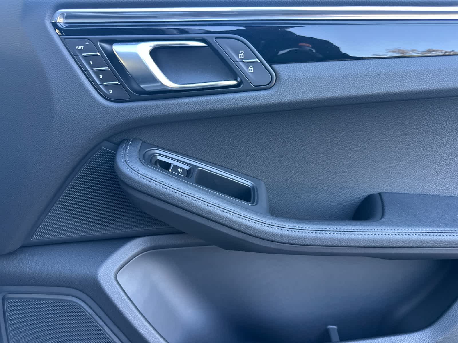 Thumbnail: 2026 Porsche Macan - 19