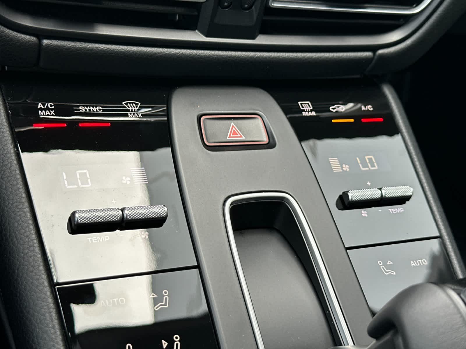 Thumbnail: 2026 Porsche Macan - 24