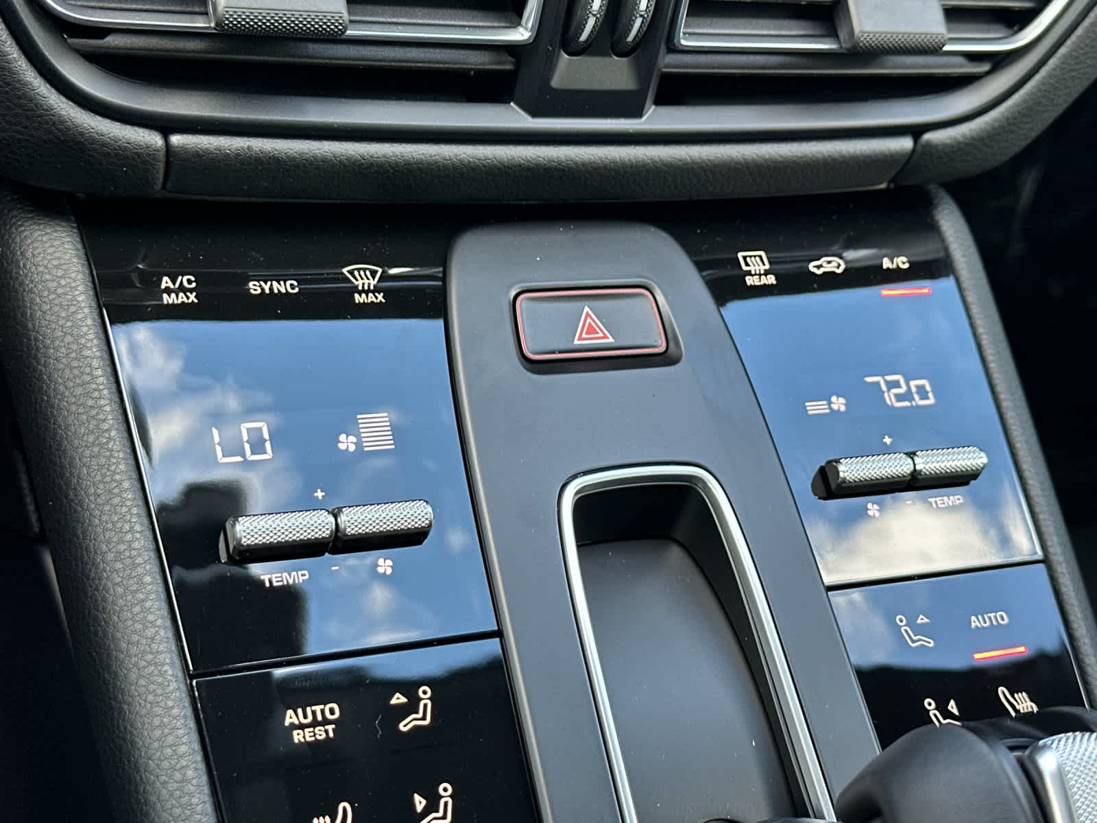 Thumbnail: 2026 Porsche Macan - 24