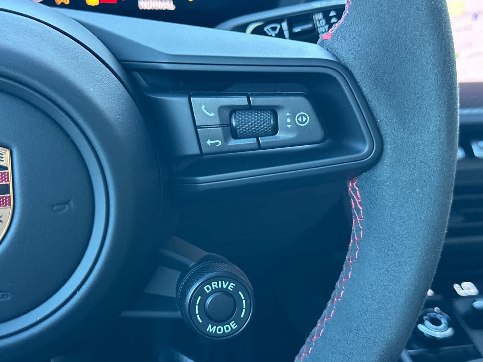 Thumbnail: 2025 Porsche 911 - 22