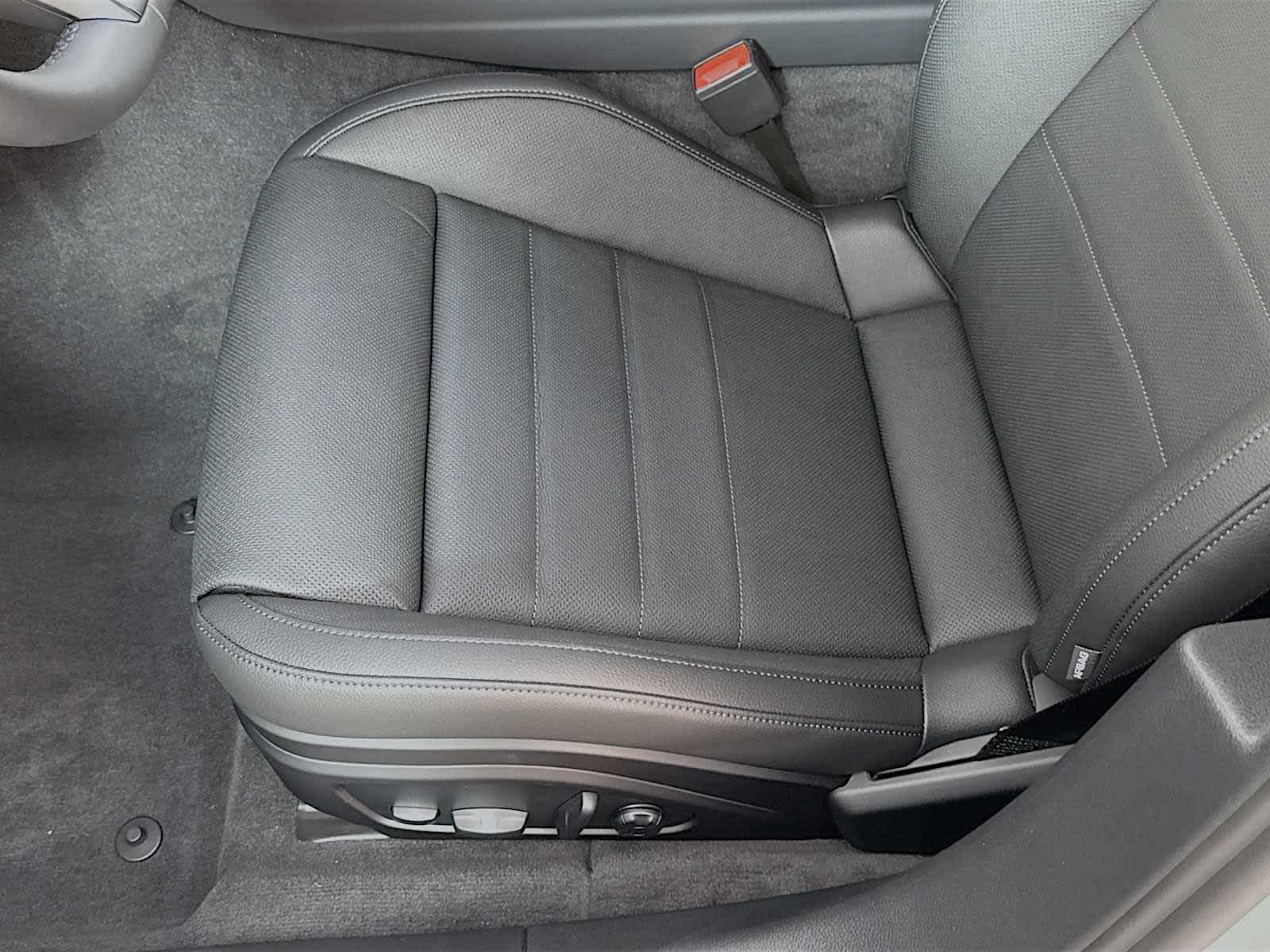 Thumbnail: 2026 Porsche Panamera - 15