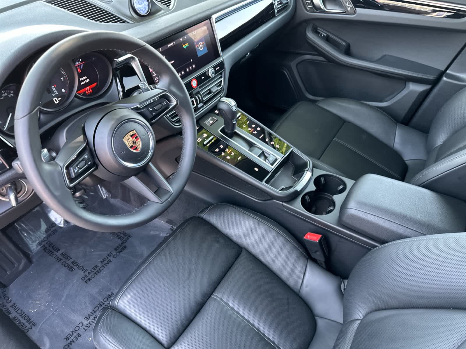 Thumbnail: 2025 Porsche Macan - 4