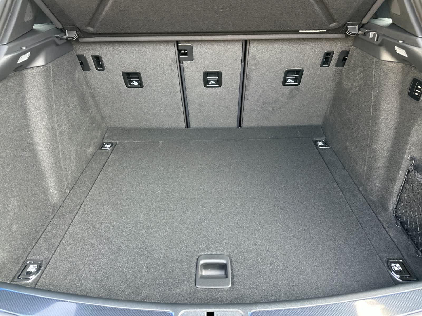 Thumbnail: 2026 Porsche Macan - 16