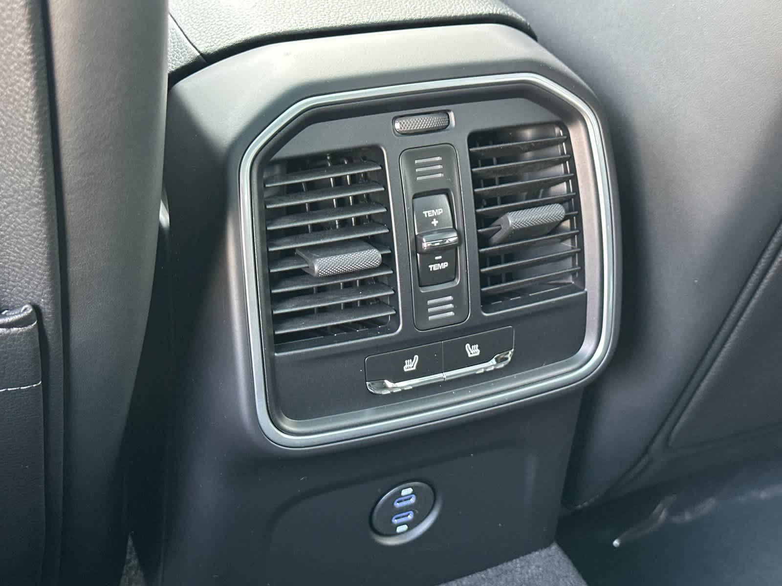 Thumbnail: 2026 Porsche Macan - 14