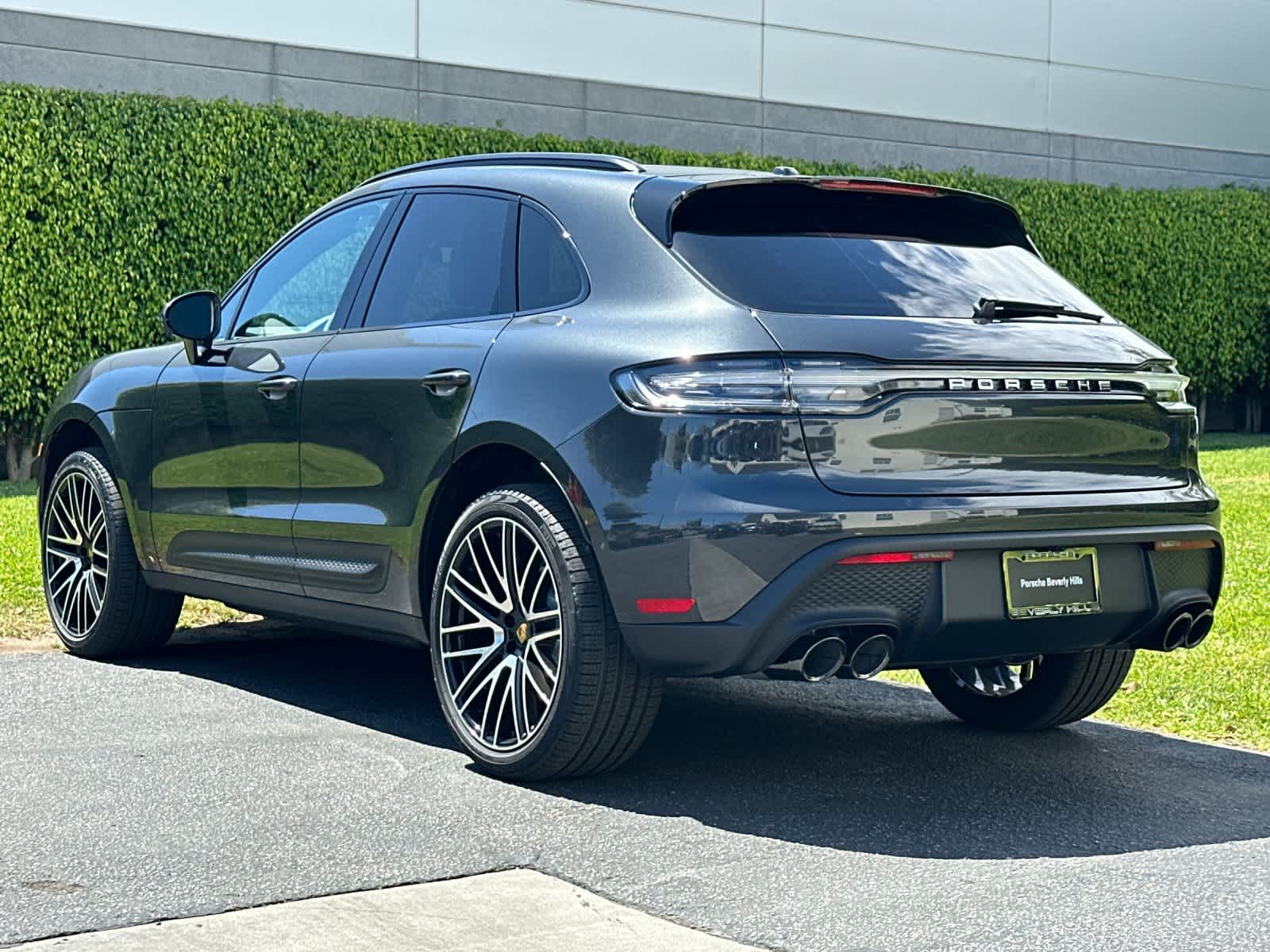 Thumbnail: 2026 Porsche Macan - 3