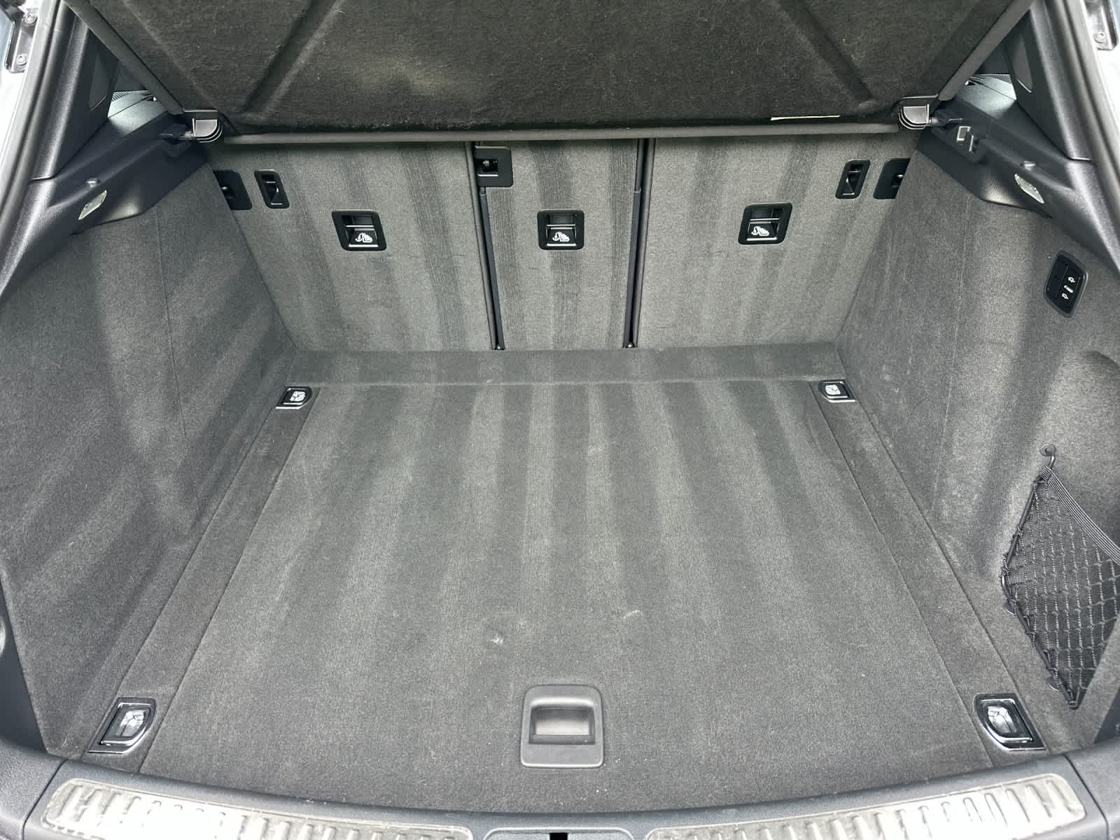 Thumbnail: 2025 Porsche Macan - 16