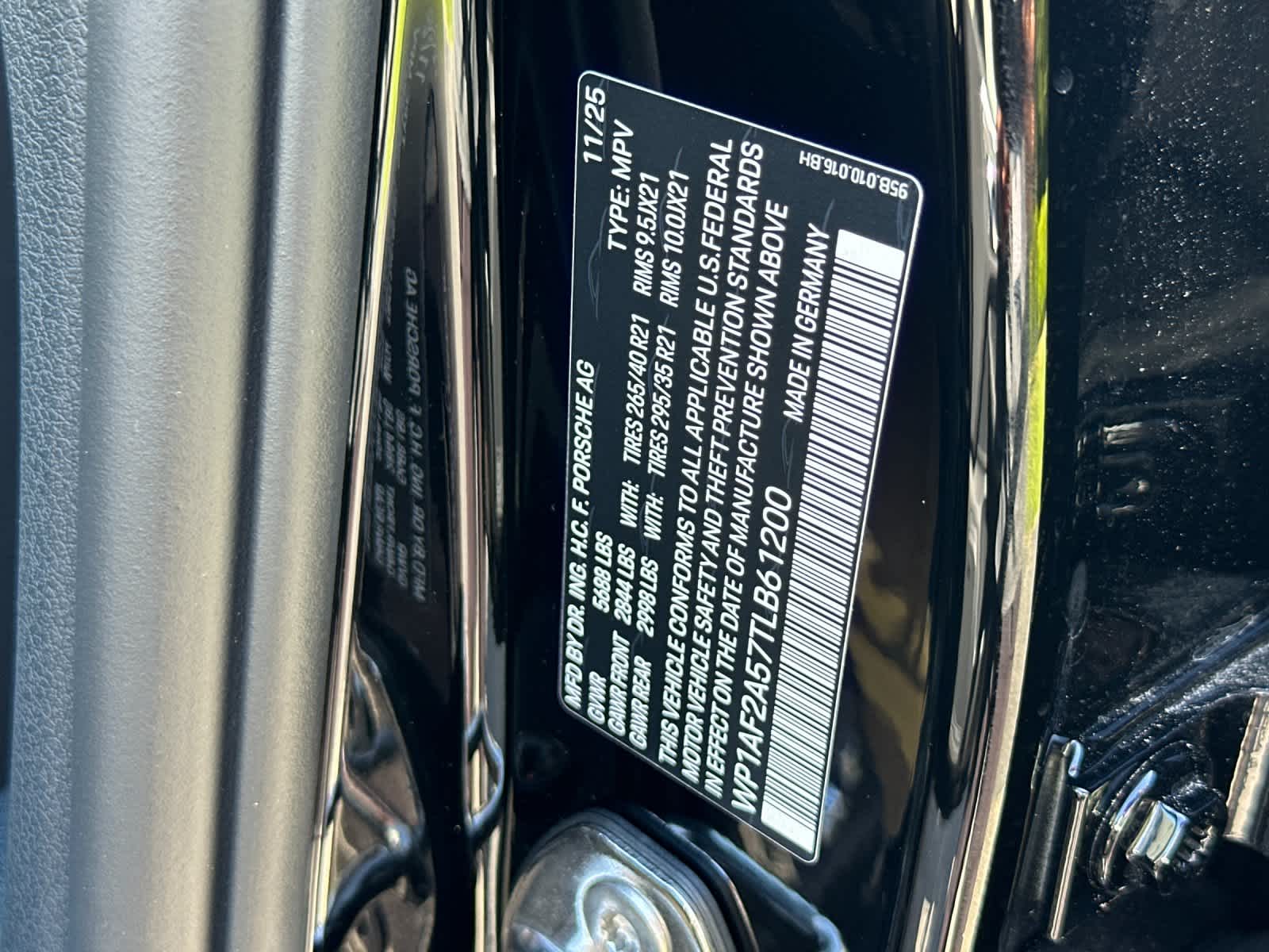 Thumbnail: 2026 Porsche Macan - 33