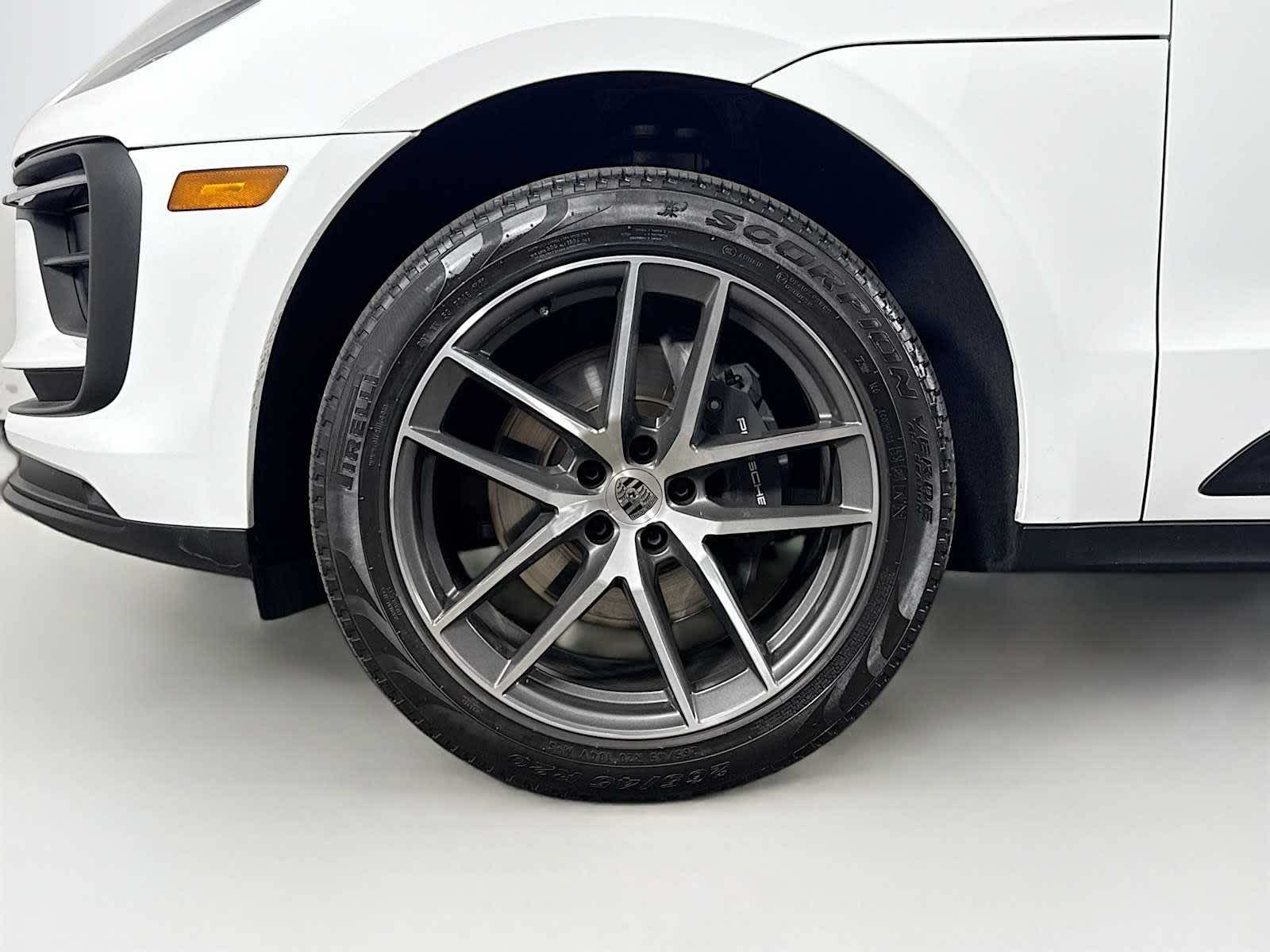 Thumbnail: 2024 Porsche Macan - 25