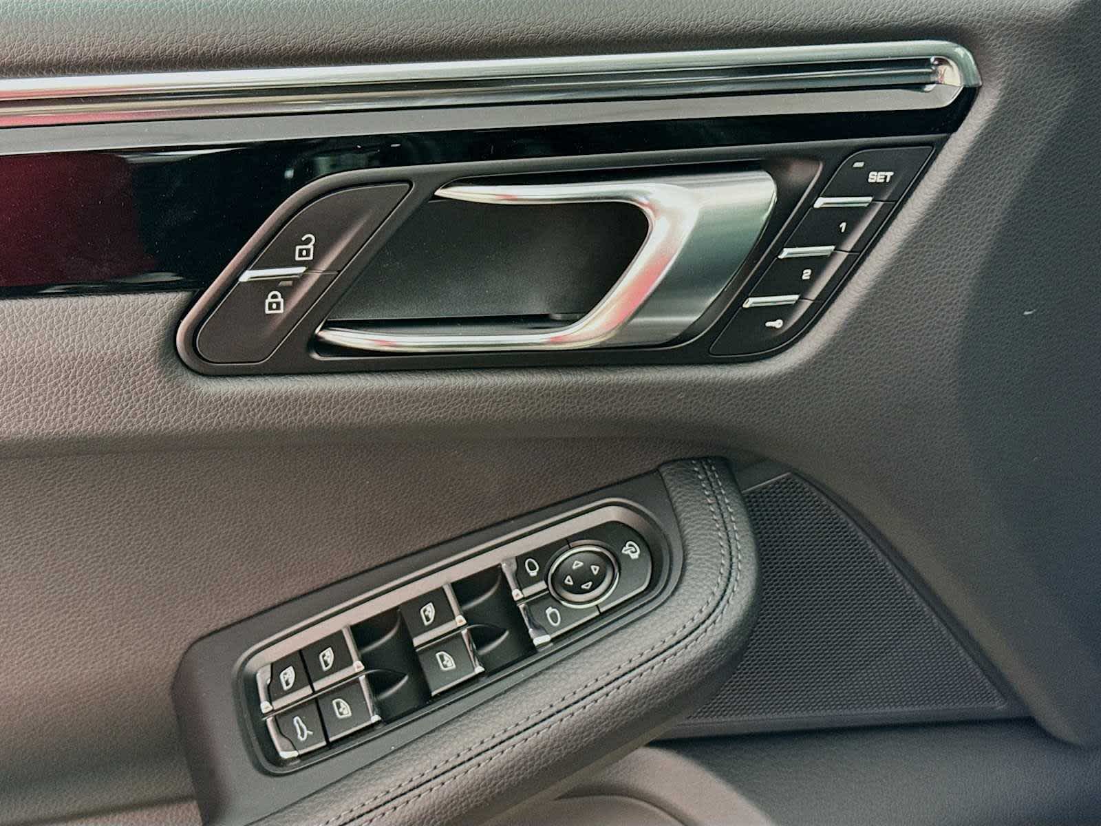 Thumbnail: 2026 Porsche Macan - 14