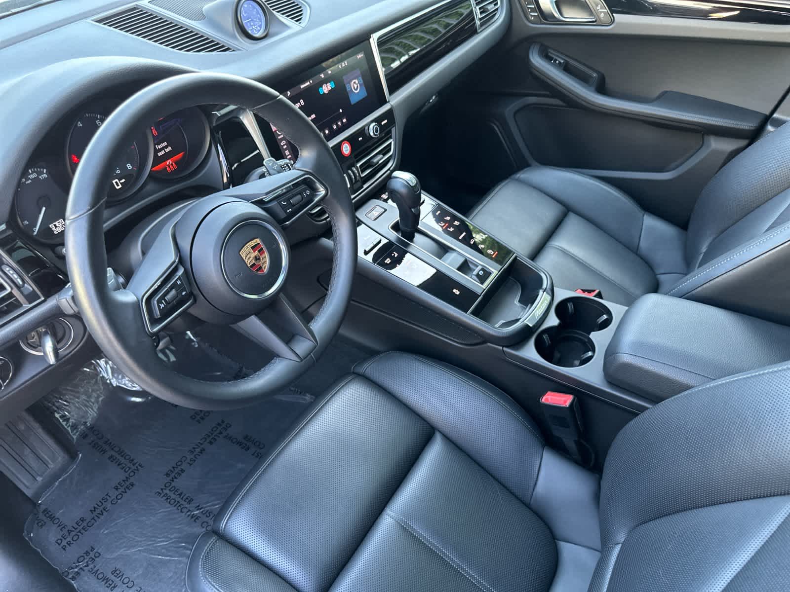 Thumbnail: 2025 Porsche Macan - 3