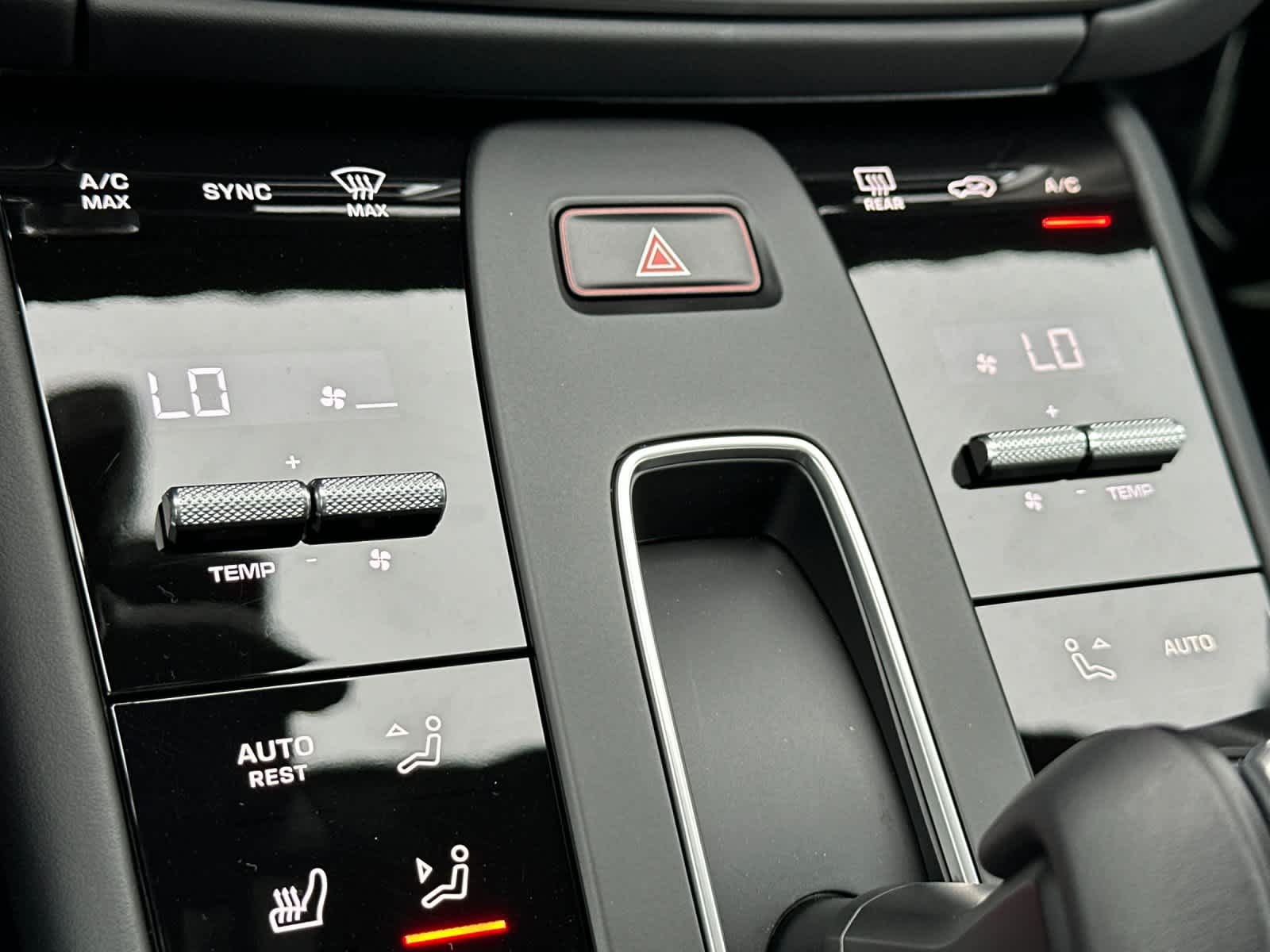 Thumbnail: 2025 Porsche Macan - 22