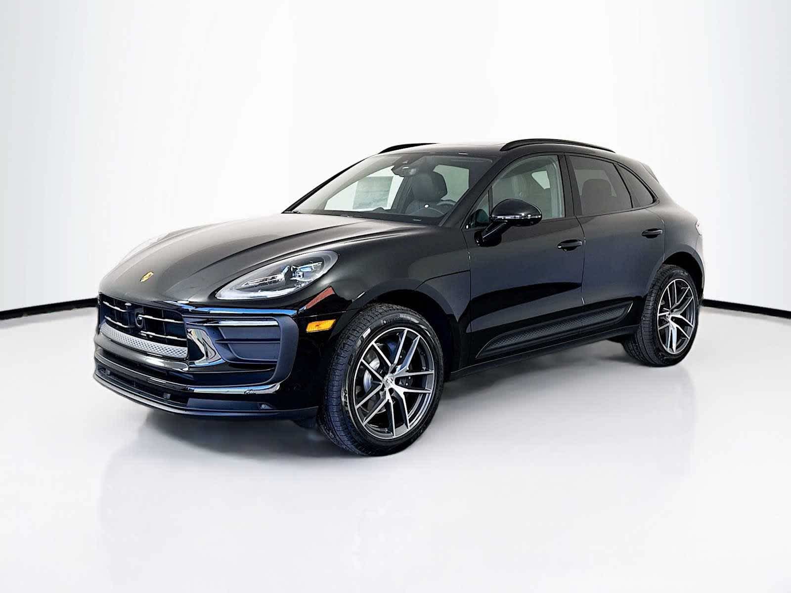 Thumbnail: 2026 Porsche Macan - 1