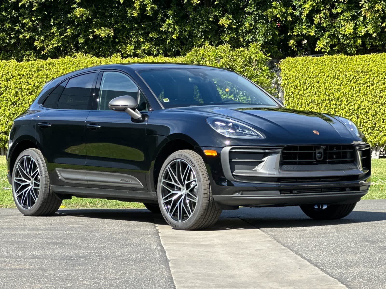 Thumbnail: 2026 Porsche Macan - 10