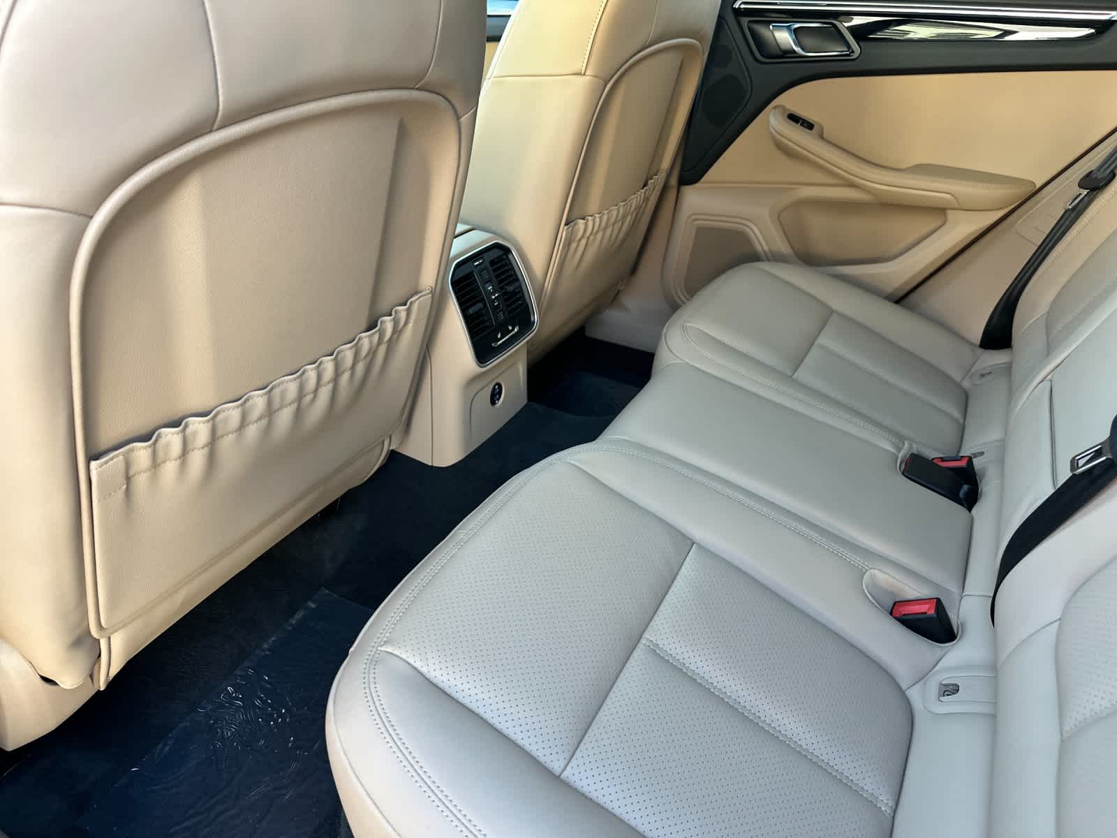 Thumbnail: 2026 Porsche Macan - 13