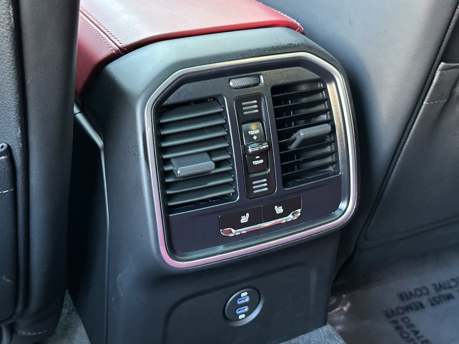 Thumbnail: 2025 Porsche Macan - 14