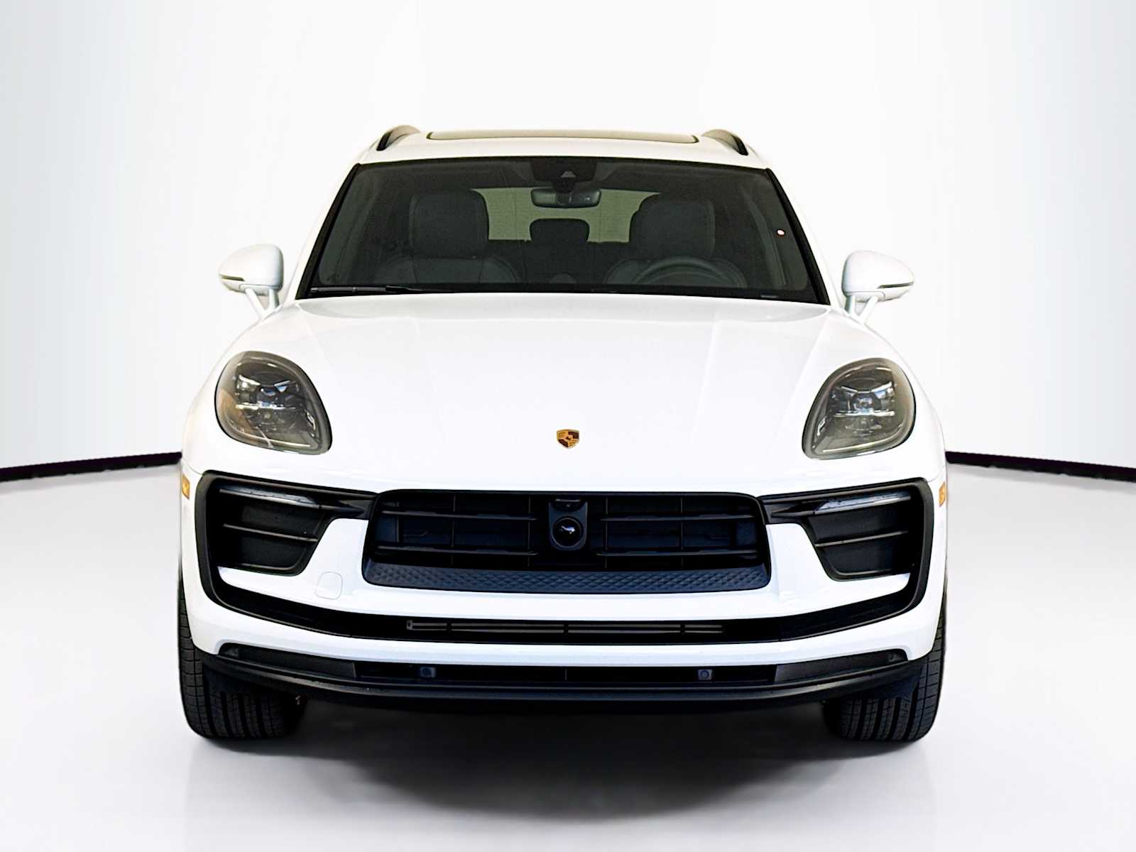 Thumbnail: 2026 Porsche Macan - 6
