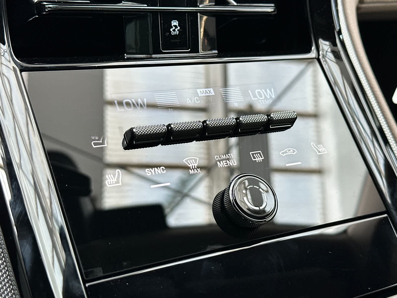 Thumbnail: 2026 Porsche Panamera - 23