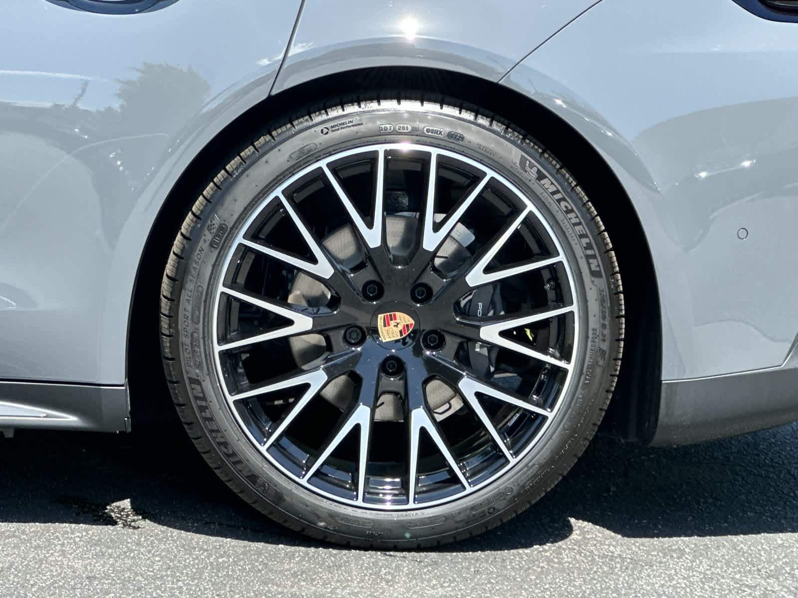 Thumbnail: 2026 Porsche Panamera - 31