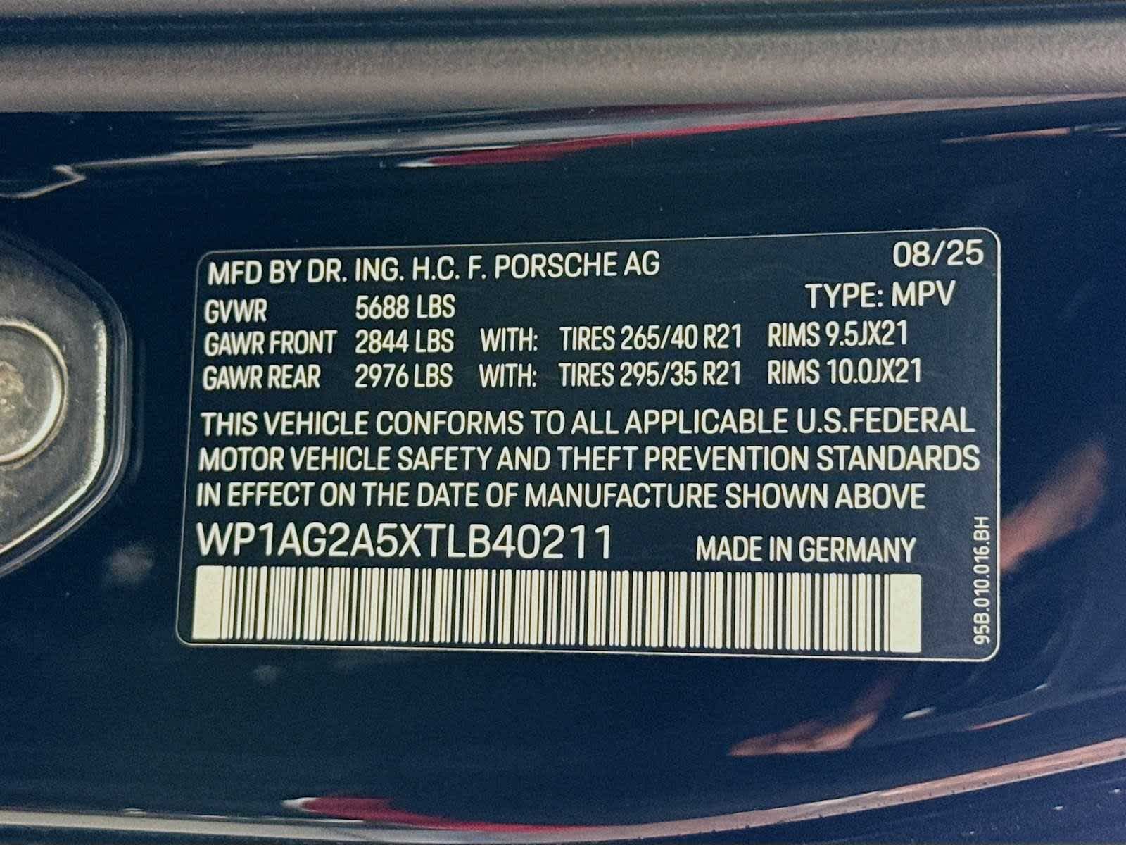 Thumbnail: 2026 Porsche Macan - 25