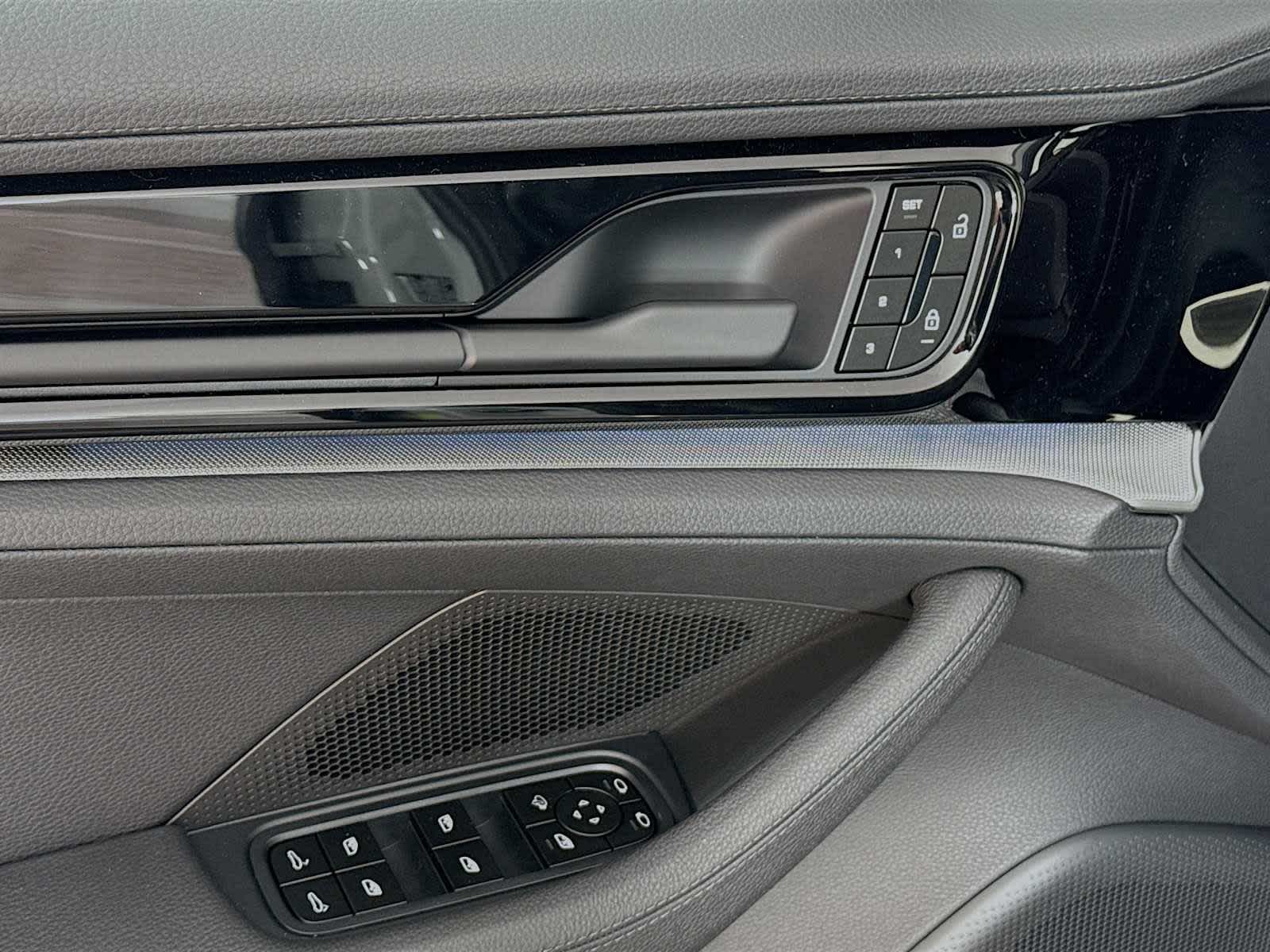 Thumbnail: 2026 Porsche Panamera - 14