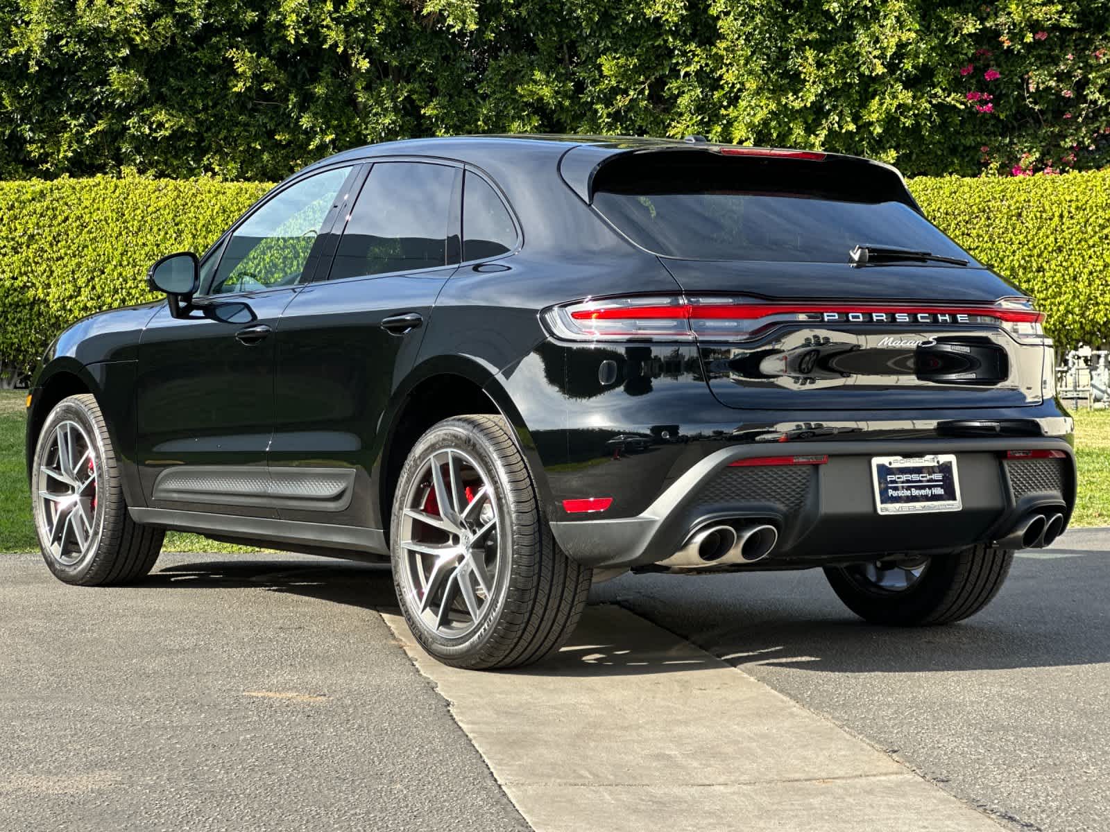 Thumbnail: 2026 Porsche Macan - 3