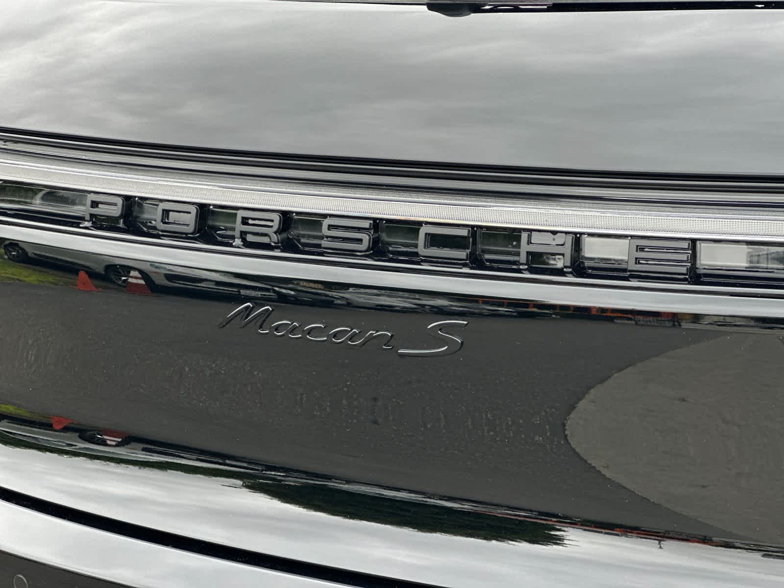 Thumbnail: 2026 Porsche Macan - 30