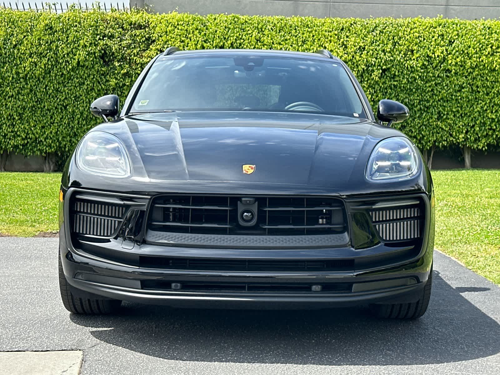 Thumbnail: 2026 Porsche Macan - 11